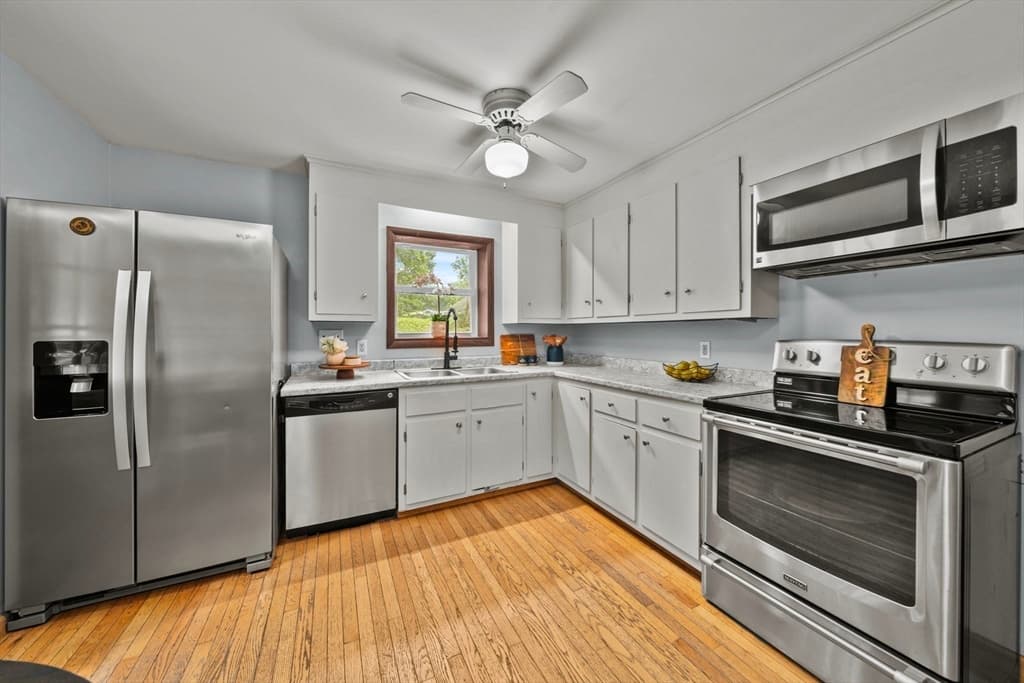 7 Riverview Dr, Middleton MA 01949 photo 6