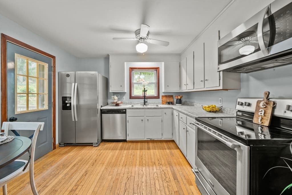 7 Riverview Dr, Middleton MA 01949 photo 8