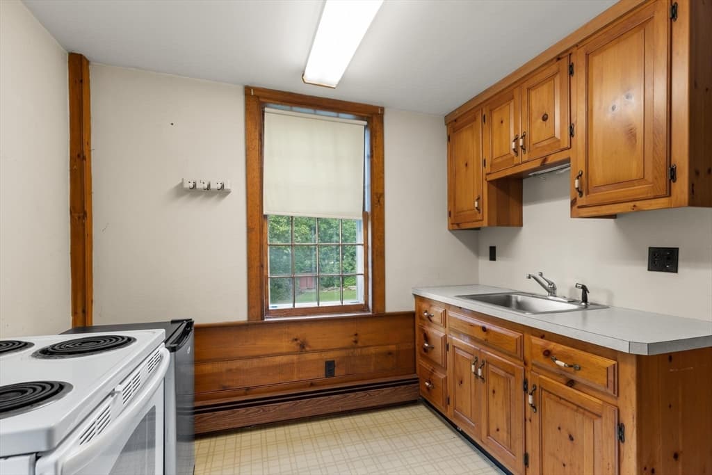 10 Poquanticut Ave, Easton MA 02334 photo 27