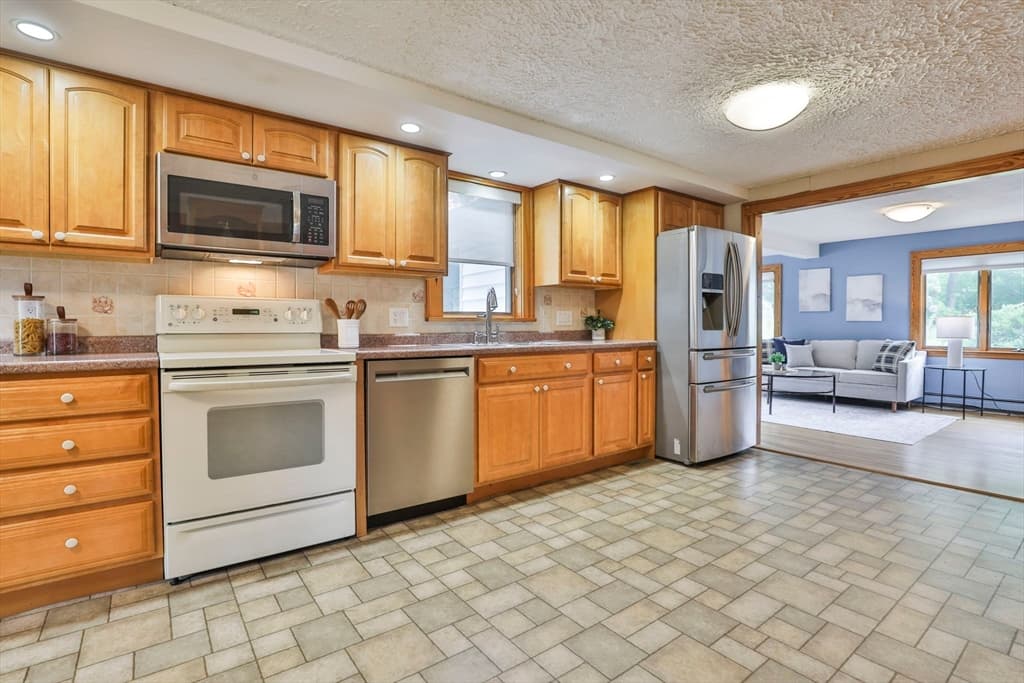 21 Preston St, Wakefield MA 01880 photo 12