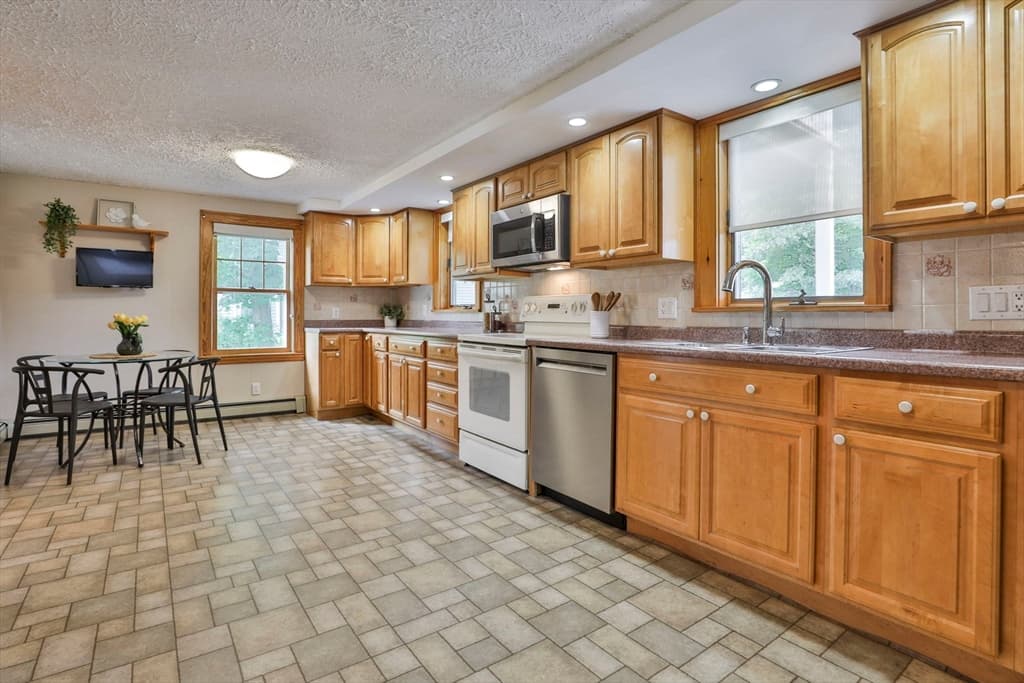 21 Preston St, Wakefield MA 01880 photo 9