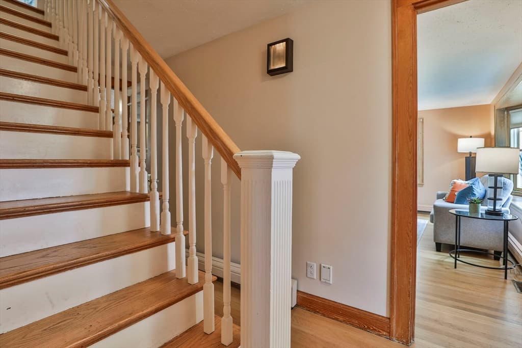21 Preston St, Wakefield MA 01880 photo 4