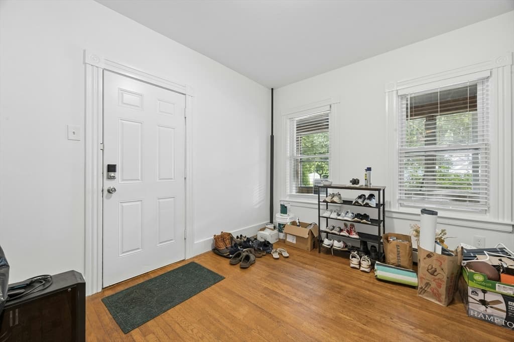 19 Englewood Avenue, Worcester MA 01603 photo 3