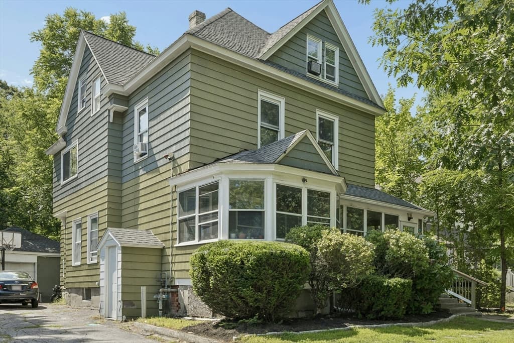 19 Englewood Avenue, Worcester MA 01603