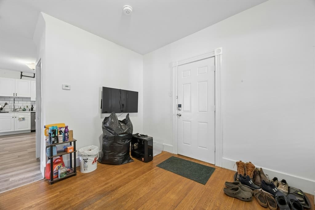 19 Englewood Avenue, Worcester MA 01603 photo 5