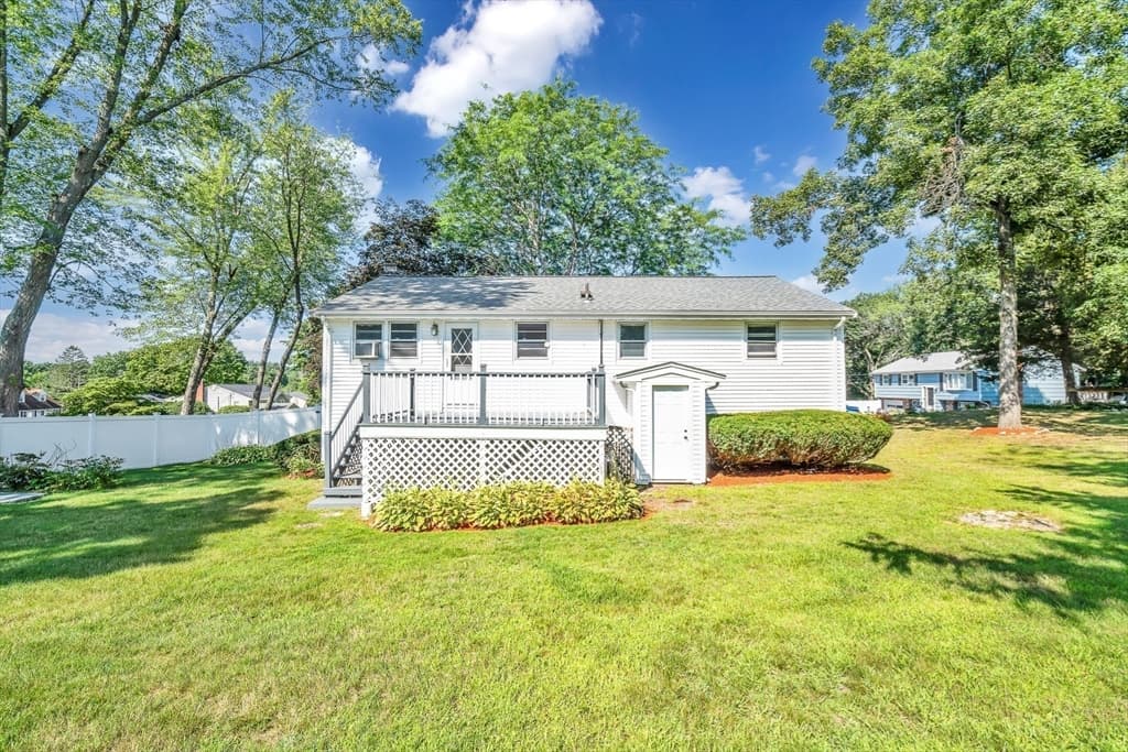 11 Coweeset Dr, Brockton MA 02301 photo 5
