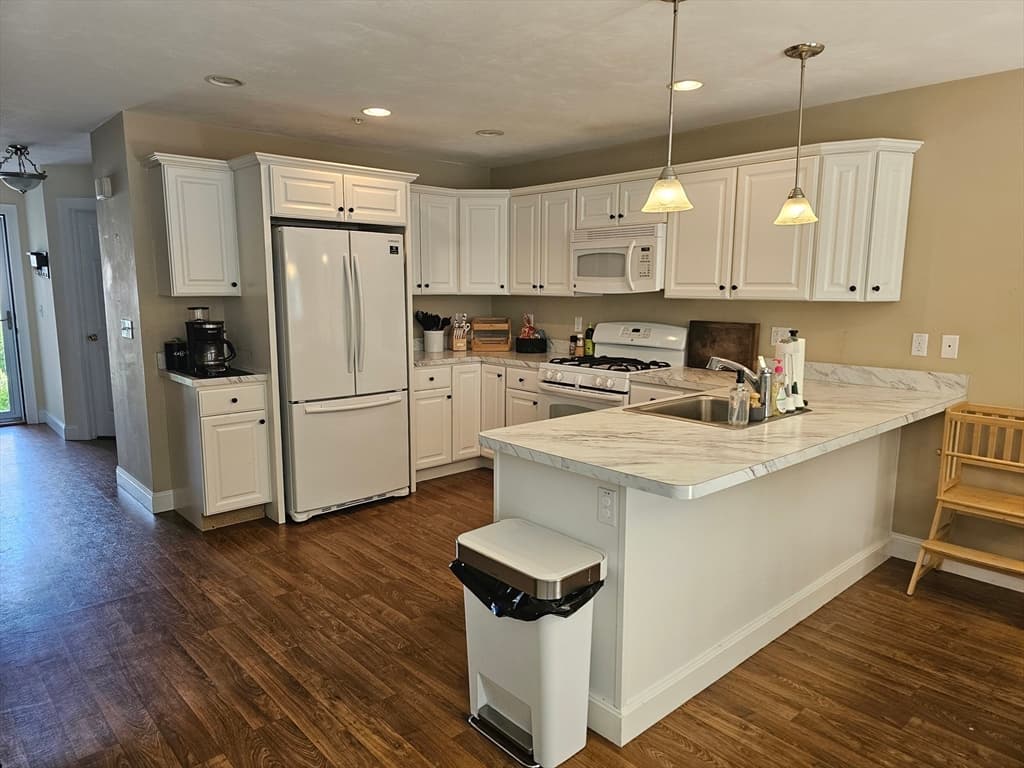 Condominium at 45 Longview Circle # B, Ayer MA 01432, Ayer, photo 3 of 33