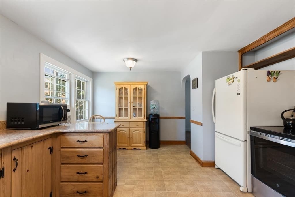 34 Heather St, Beverly MA 01915 photo 4