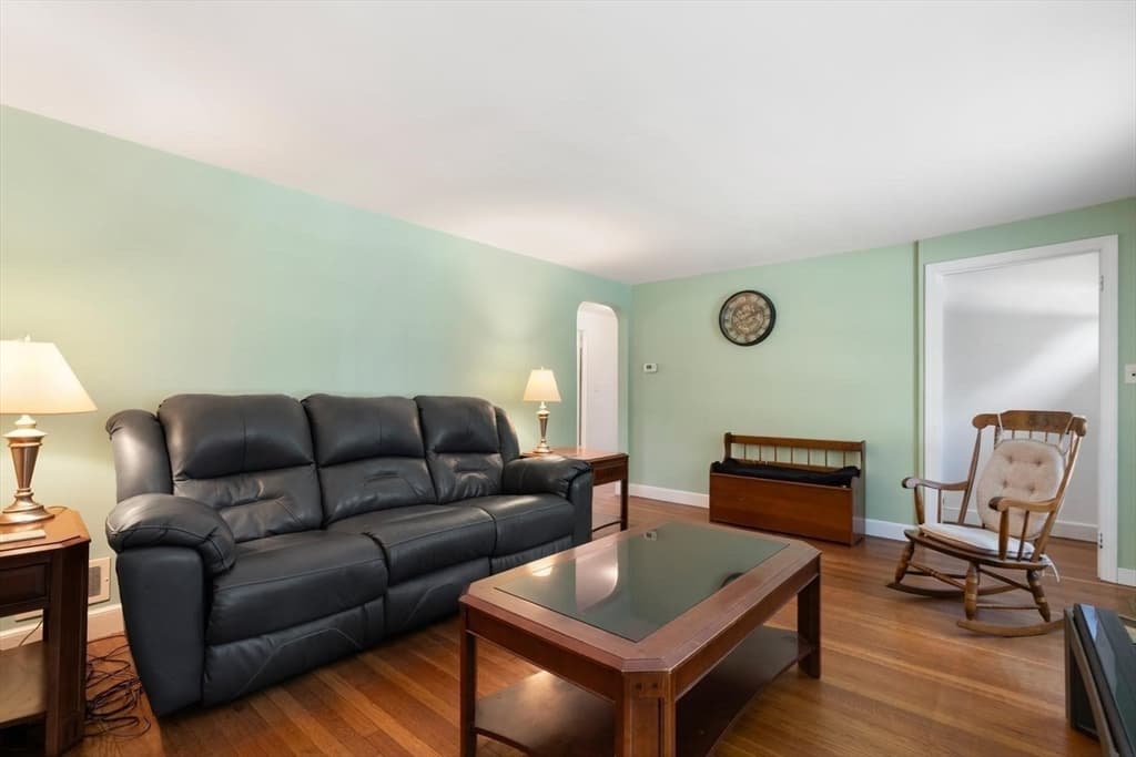 34 Heather St, Beverly MA 01915 photo 8