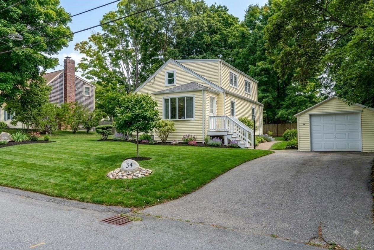 Single Family Residence at 34 Hawthorne St, North Attleboro MA 02760, photo 29 of 33