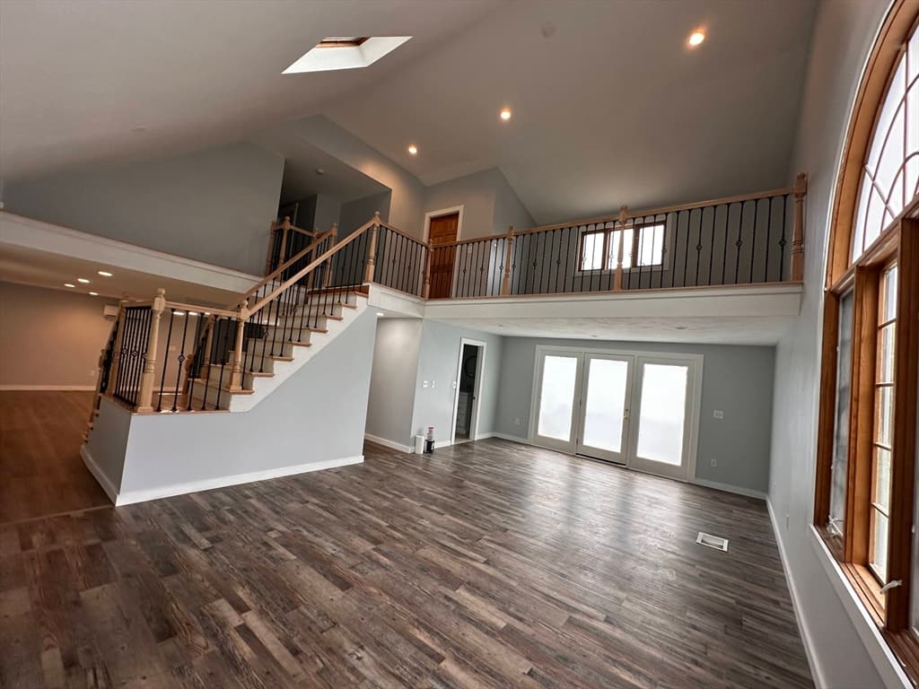 10 Linwood St, Oxford MA 01540 photo 2