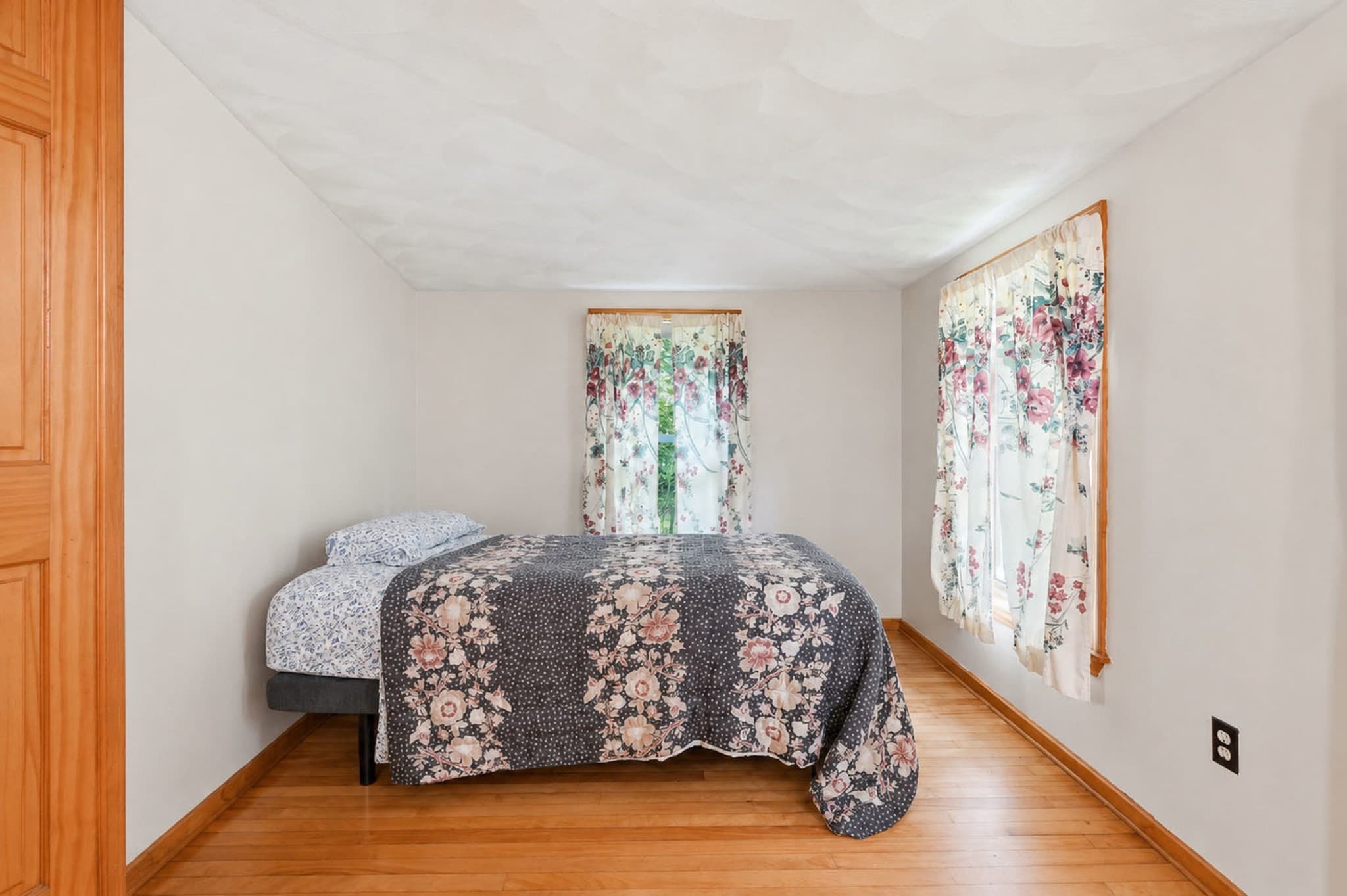 Single Family Residence at 587 Main St, Boylston MA 01505, Boylston, photo 16 of 41