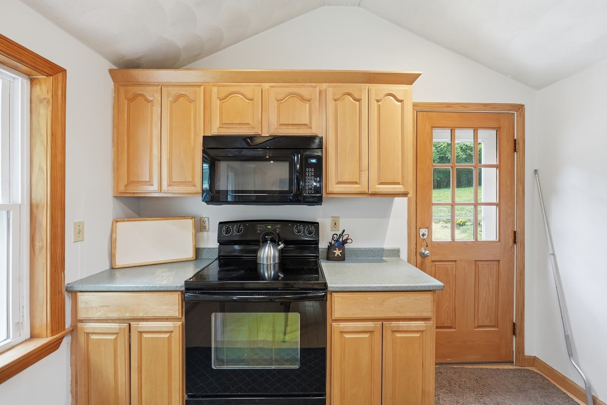 Single Family Residence at 587 Main St, Boylston MA 01505, Boylston, photo 5 of 41