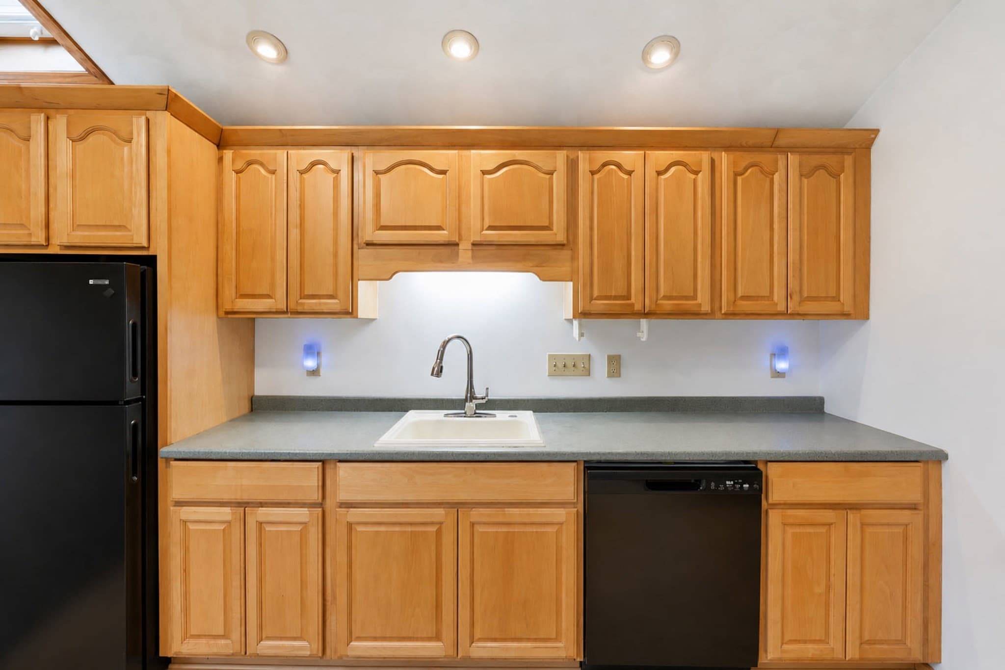 Single Family Residence at 587 Main St, Boylston MA 01505, Boylston, photo 4 of 41