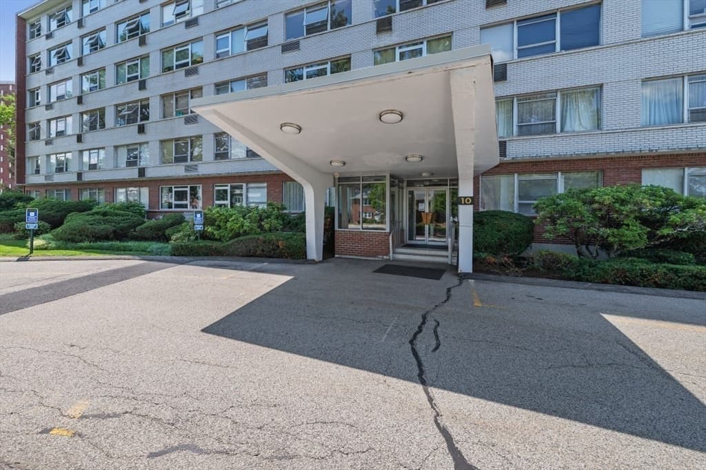 10 Hammond Pond Parkway # 607, Newton MA 02467 photo 2
