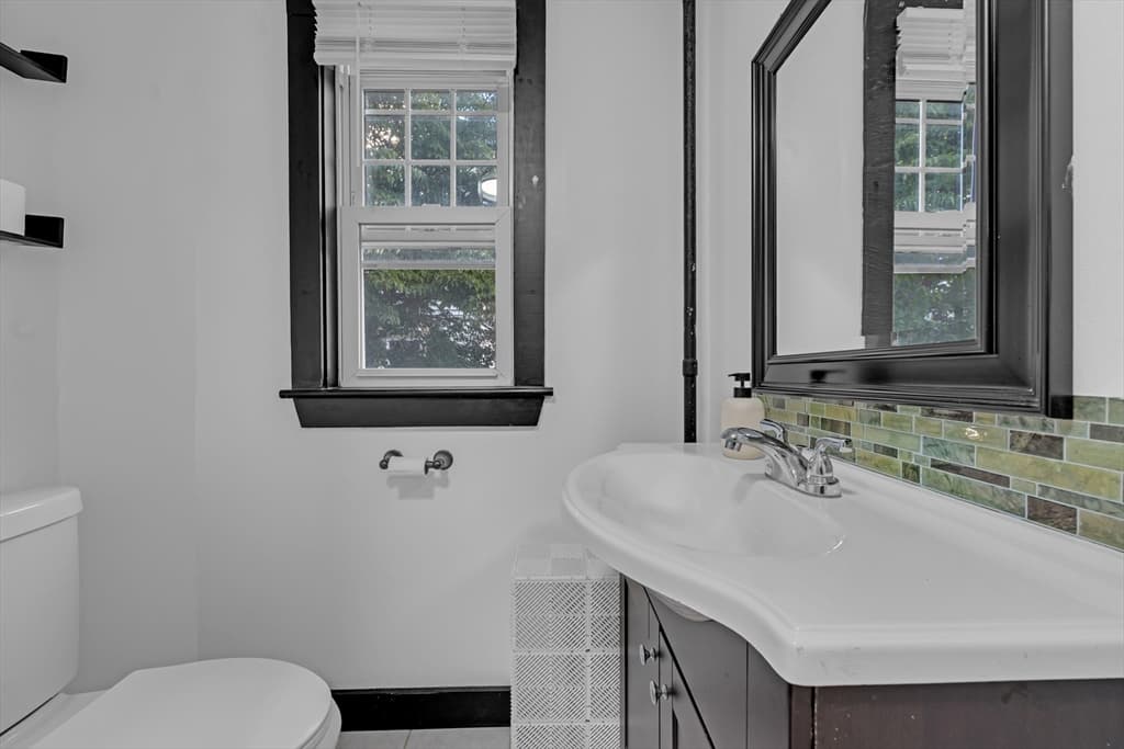 189 Walnut St, Leominster MA 01453 photo 17