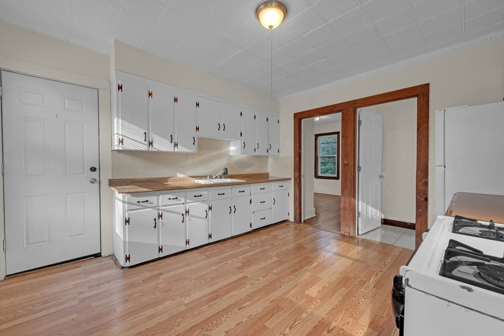 189 Walnut St, Leominster MA 01453 photo 15