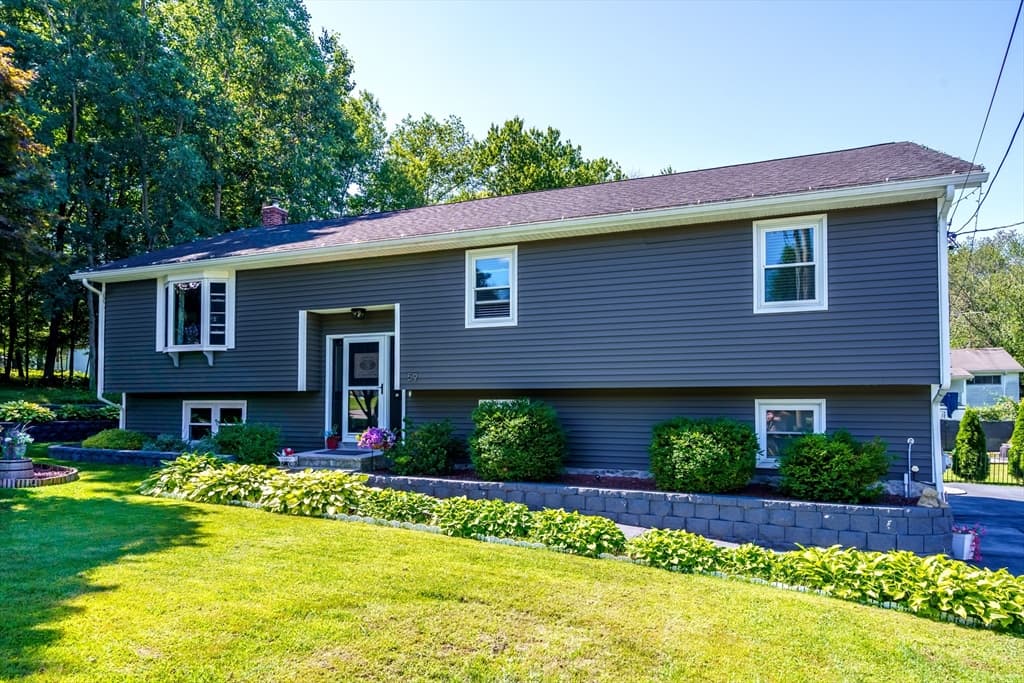 59 Hudson St, Leominster MA 01453 photo 3