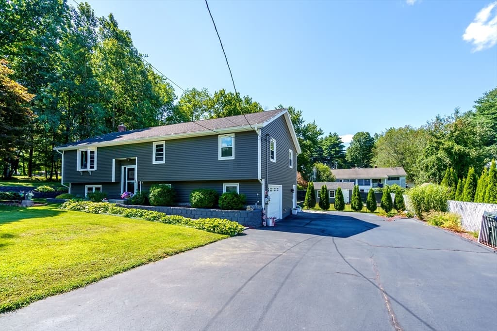 59 Hudson St, Leominster MA 01453 photo 4
