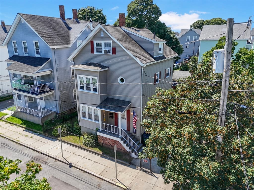 131 Foster St, Fall River MA 02721 photo 2