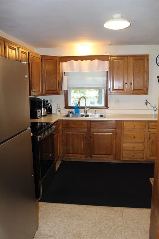 5 Howard George Ct, Salisbury MA 01952 photo 3