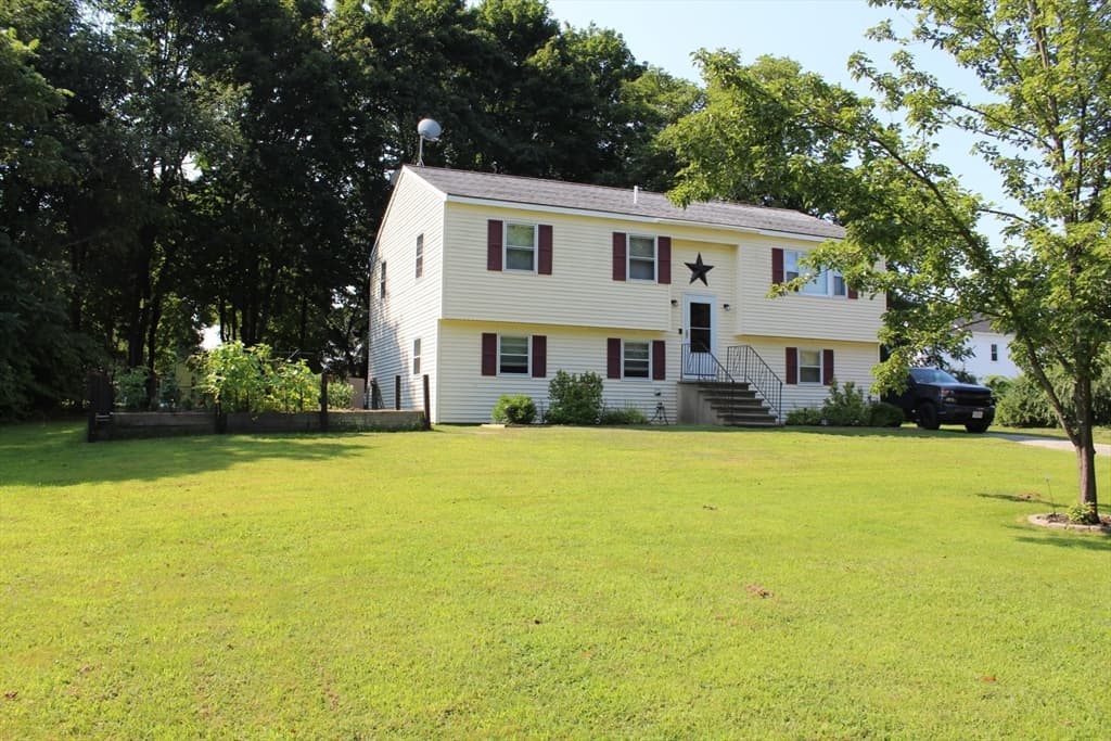 5 Howard George Ct, Salisbury MA 01952