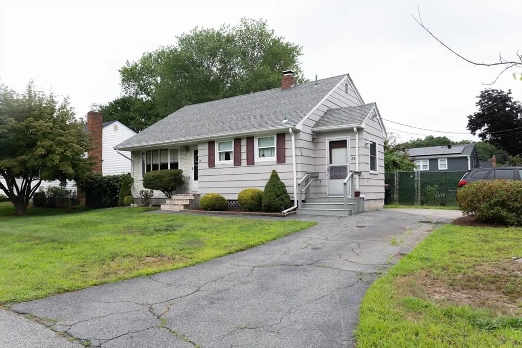 24 Hanson St, Brockton MA 02302 photo 2
