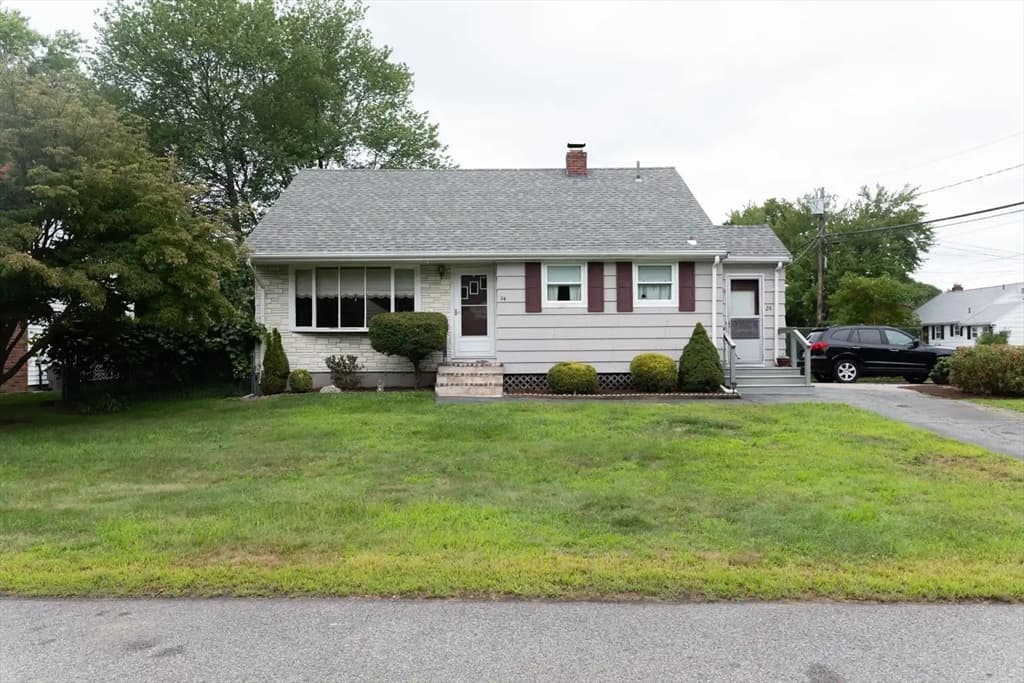 24 Hanson St, Brockton MA 02302