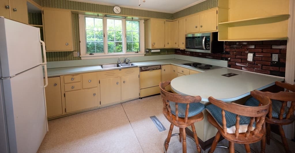 106 Beal St, Lunenburg MA 01462 photo 6