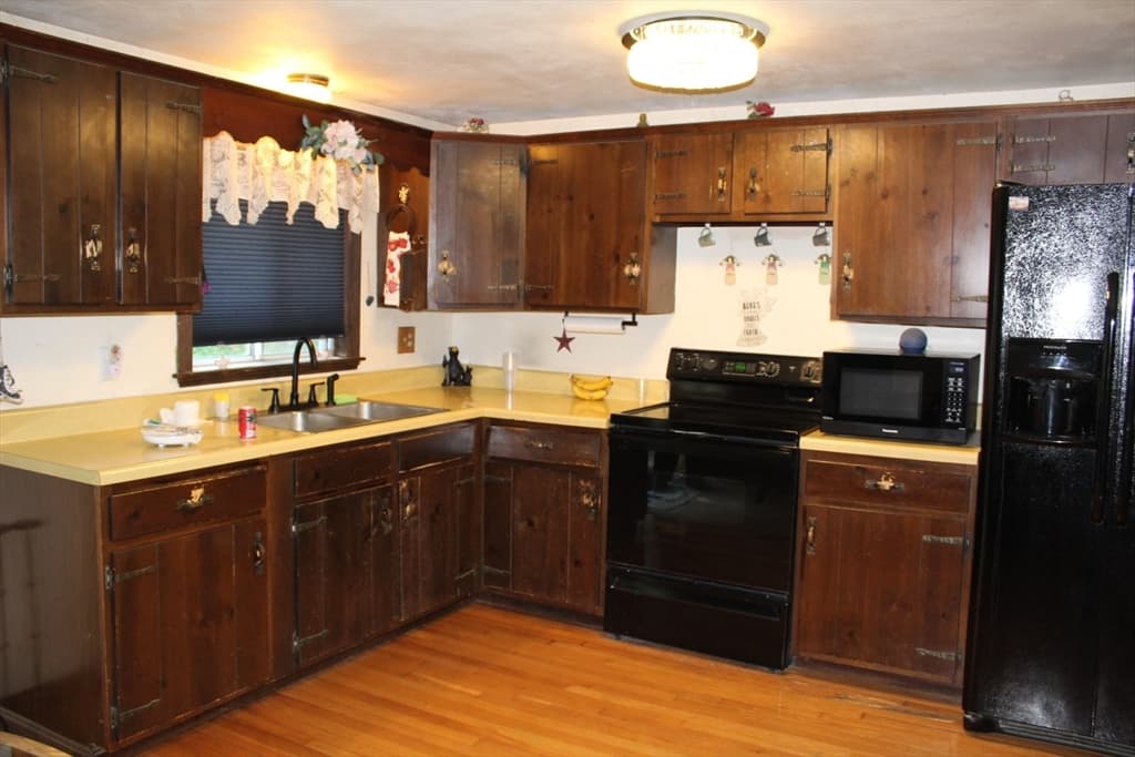 3 Howard George Ct, Salisbury MA 01952 photo 4