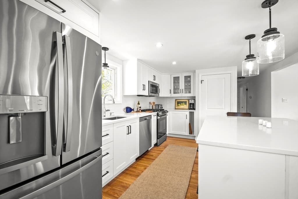 67 Montgomery Rd, Swansea MA 02777 photo 8