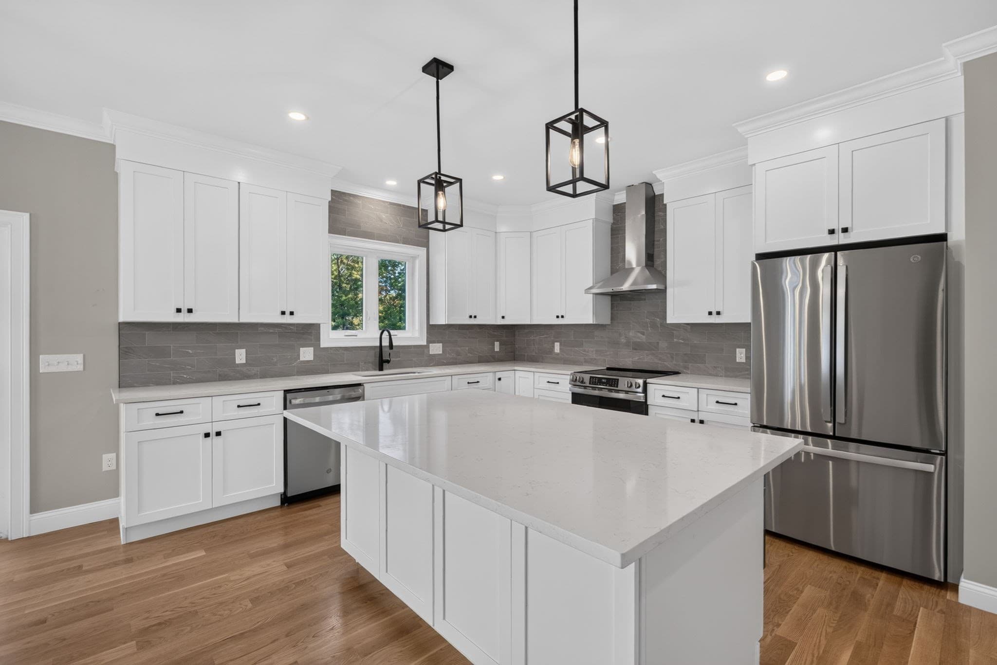 Single Family Residence at 24 Edith Dr, Tewksbury MA 01876, photo 9 of 41