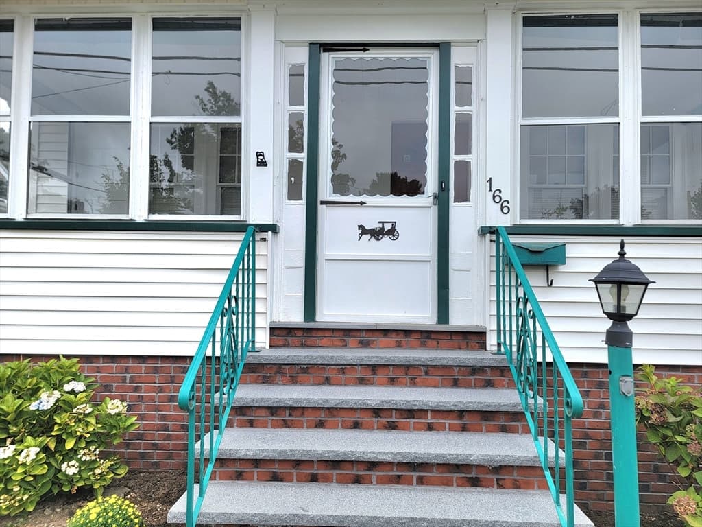 166 Harvard St, Quincy MA 02170 photo 2