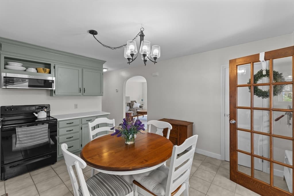 Single Family Residence at 7 Simond St., Auburn MA 01501, Auburn, photo 8 of 25