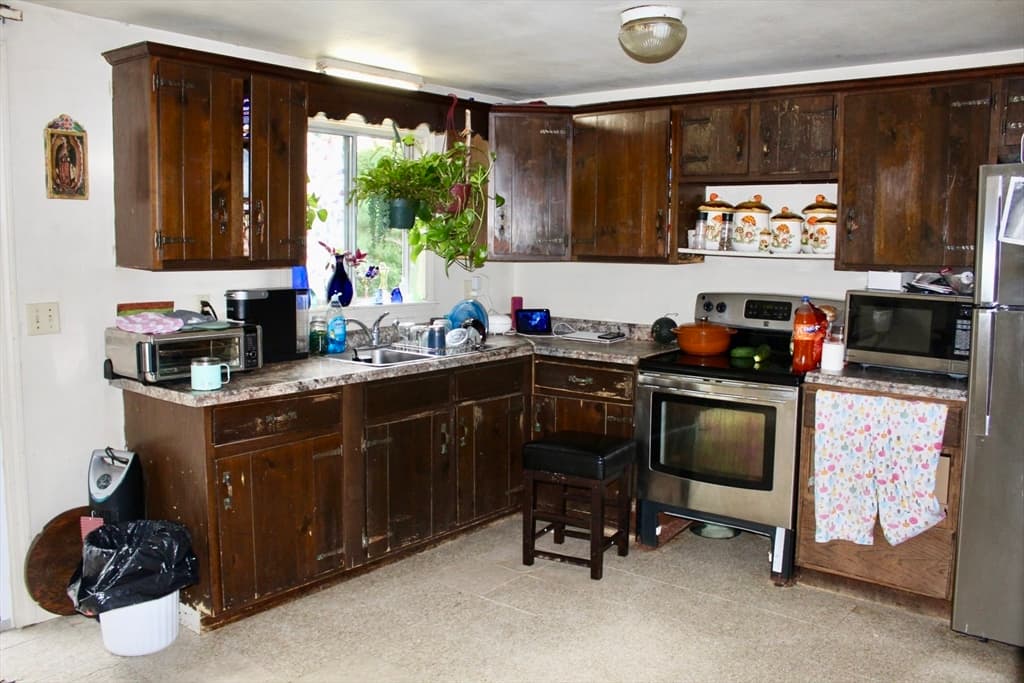 10 Howard George Ct, Salisbury MA 01952 photo 4