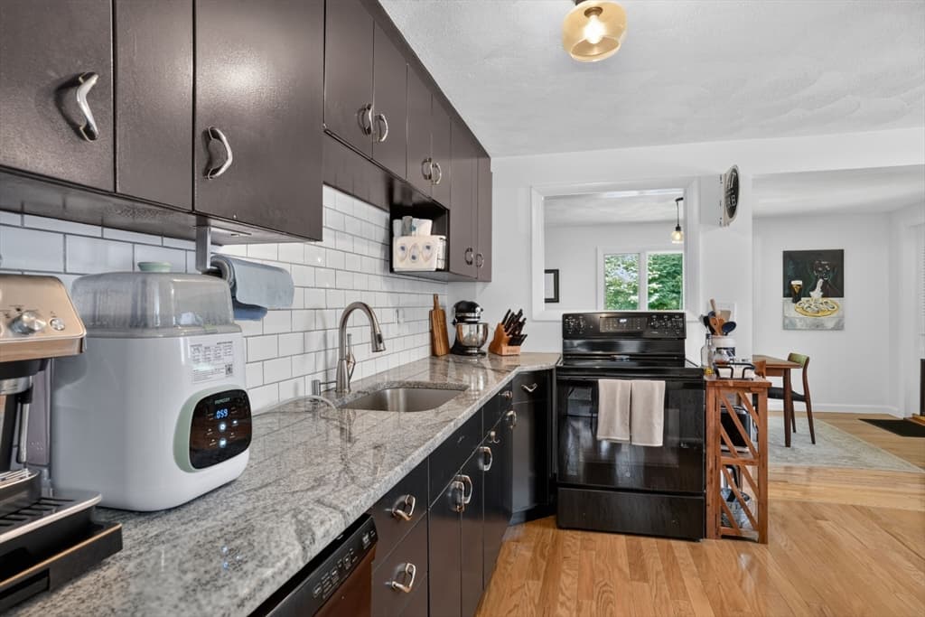 20 Ledgewood Dr, Burlington MA 01803 photo 10