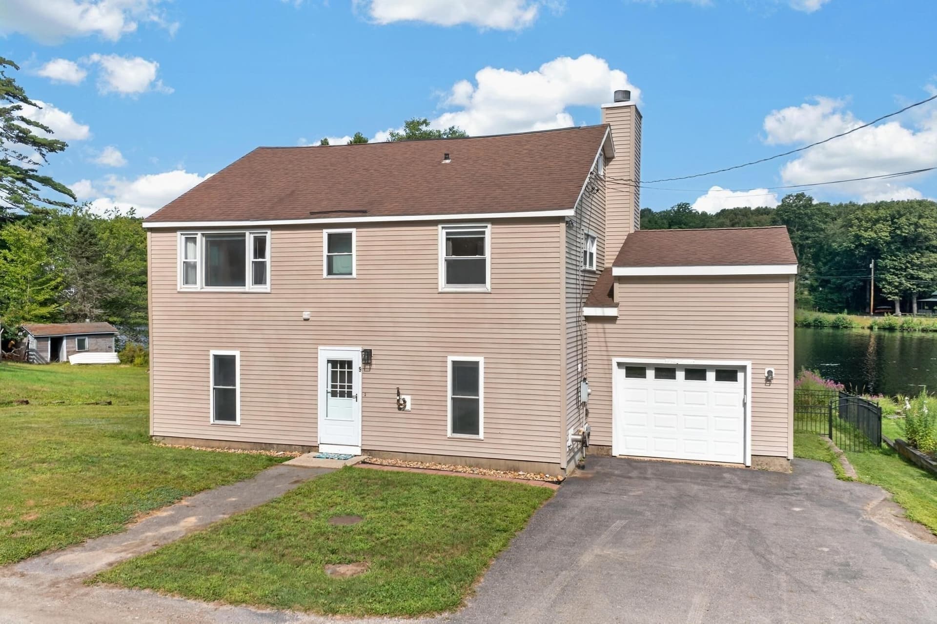 Single Family Residence at 9 Lake Dr E, Westminster MA 01473, photo 2 of 42