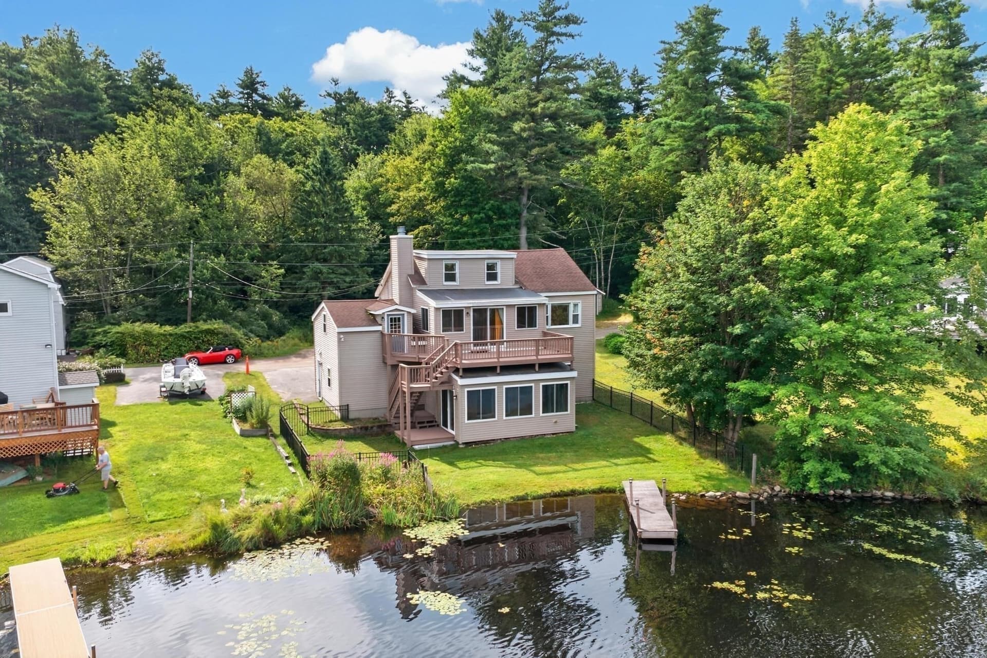 Single Family Residence at 9 Lake Dr E, Westminster MA 01473
