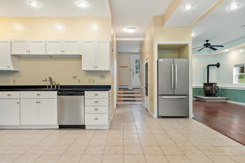 9 Lake Dr E, Westminster MA 01473 photo 10