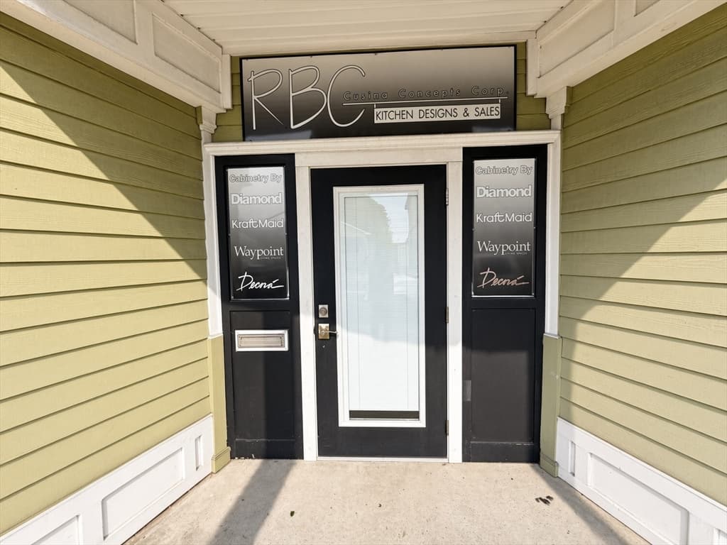 2307 Acushnet Avenue, New Bedford MA 02745 photo 3