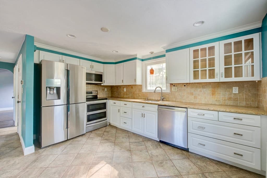 13 Winslow Rd, Sharon MA 02067 photo 3