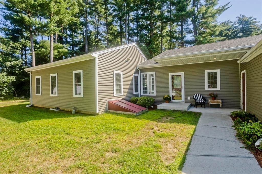 6 Joan St, Wilbraham MA 01095 photo 5
