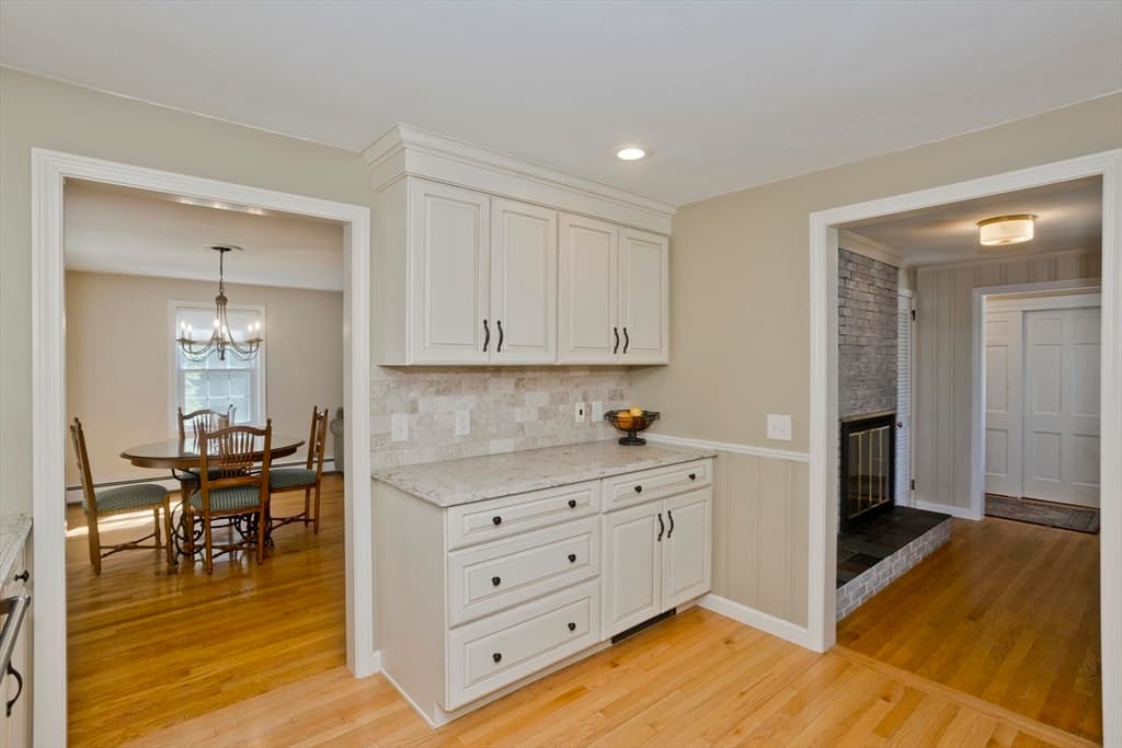 6 Joan St, Wilbraham MA 01095 photo 9