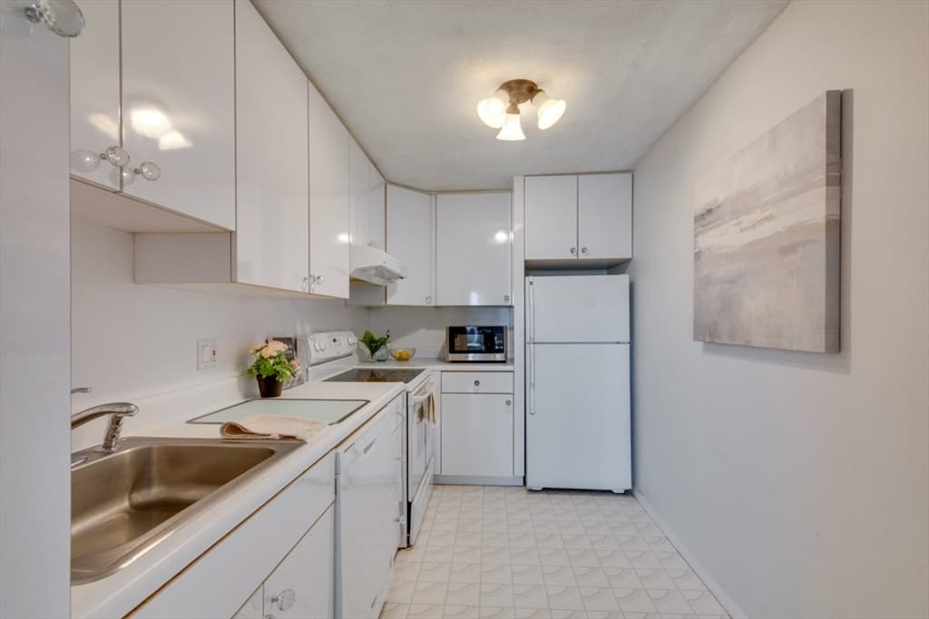 287 Harvard St # 79, Cambridge MA 02139 photo 3