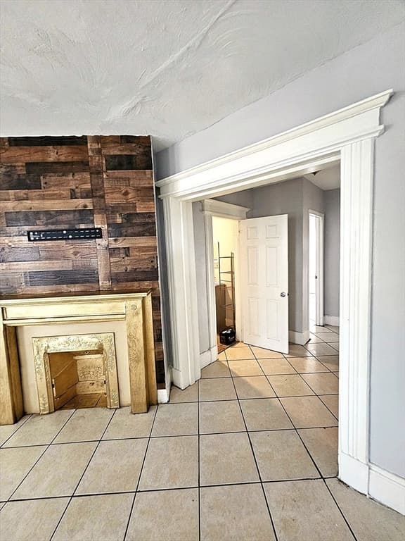 76 Acushnet Ave, Springfield MA 01105 photo 9