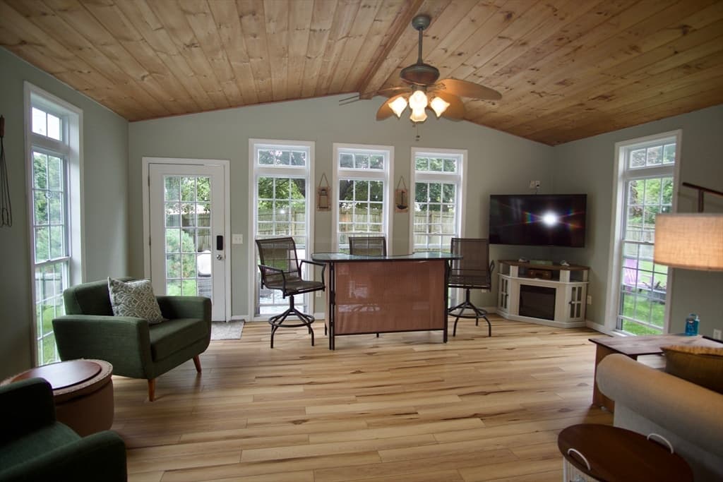 Single Family Residence at 4 Williams Rd, Sturbridge MA 01566, Sturbridge, photo 7 of 22