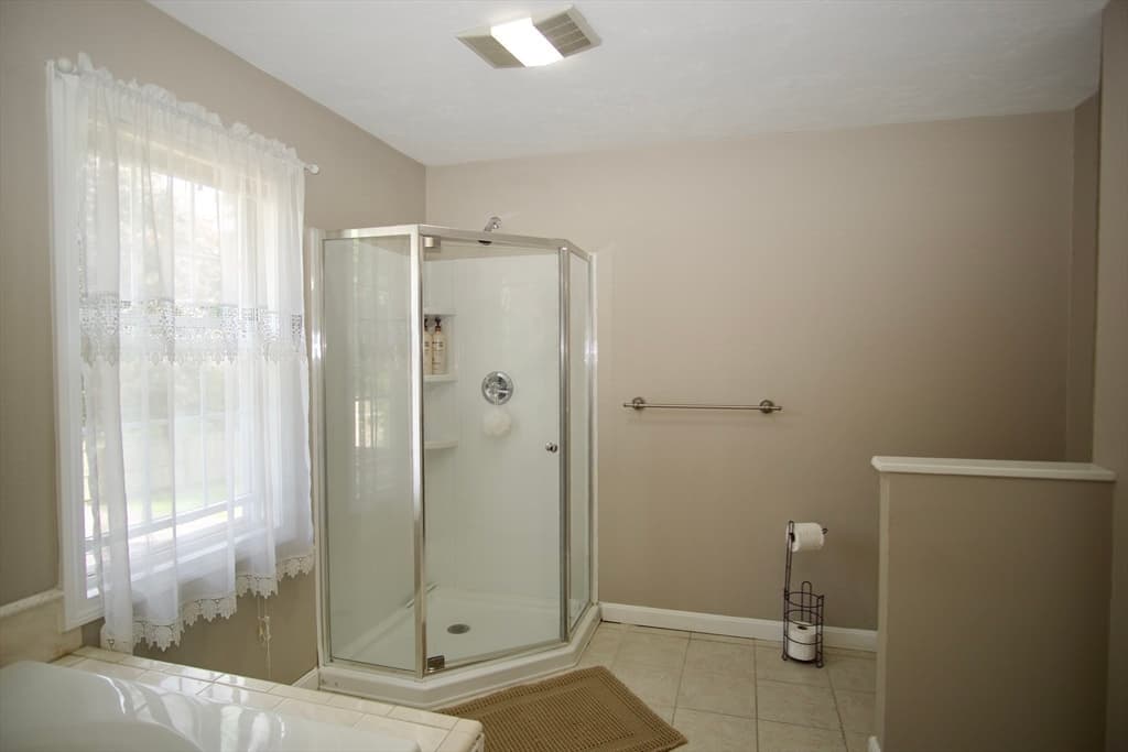 Single Family Residence at 4 Williams Rd, Sturbridge MA 01566, Sturbridge, photo 14 of 22