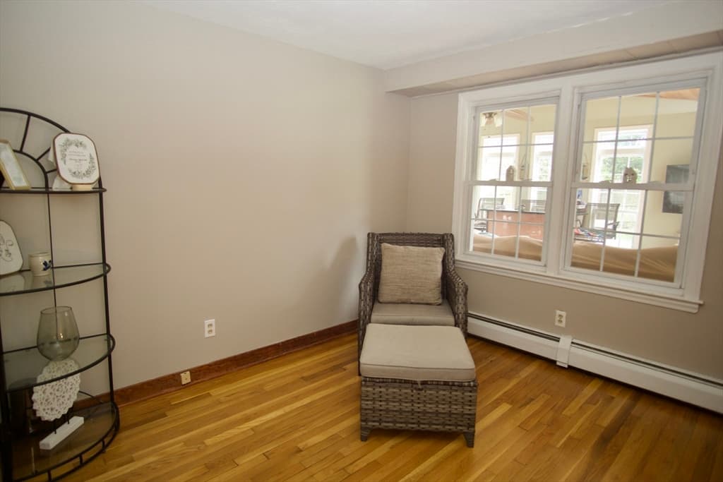 Single Family Residence at 4 Williams Rd, Sturbridge MA 01566, Sturbridge, photo 11 of 22