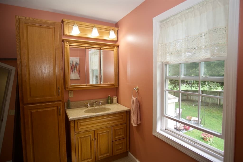 Single Family Residence at 4 Williams Rd, Sturbridge MA 01566, Sturbridge, photo 19 of 22