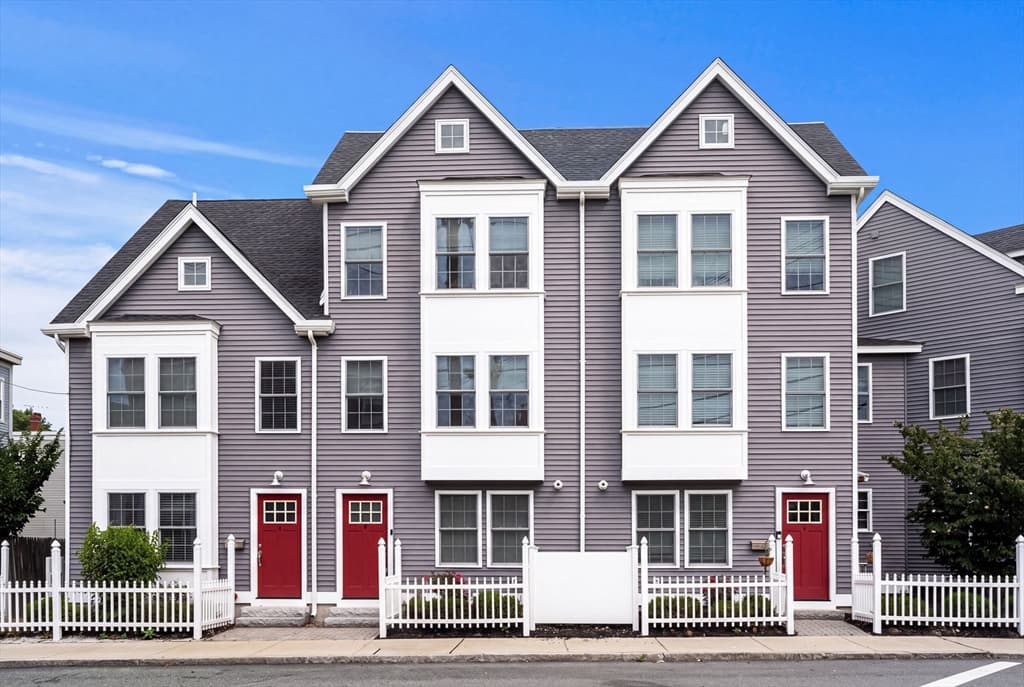 34 Beckford St # D, Beverly MA 01915